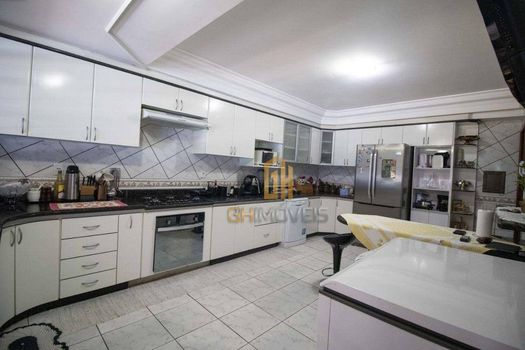 Foto 18 do(a) Casa de 4 quartos à venda em Loteamento Celina Park, Goiânia