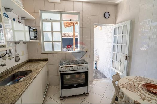 Foto 46 do(a) Casa de 2 quartos à venda em Zumbi, Rio de Janeiro