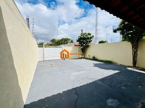 Foto 6 do(a) Casa de 4 quartos à venda em Lagoa Redonda, Fortaleza