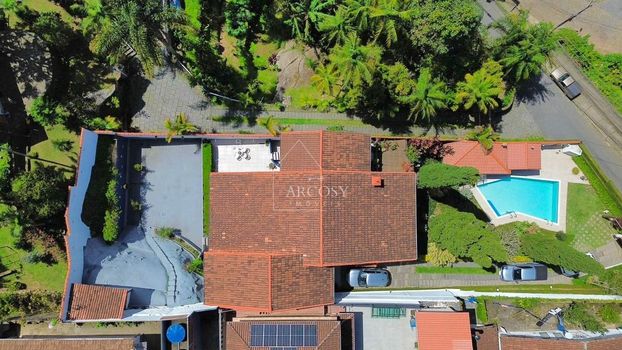 Foto 3 do(a) Casa de 3 quartos à venda em Mosela, Petrópolis