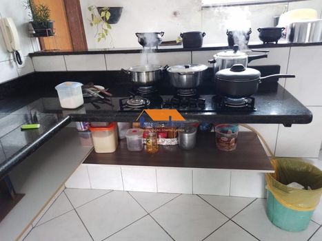 Foto 4 do(a) Casa de 5 quartos à venda em Xodó Marize, Belo Horizonte