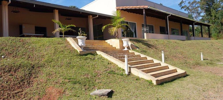 Foto 3 do(a) Fazenda / Sítio / Chácara de 9 quartos à venda em Chácara Rincão, Cotia