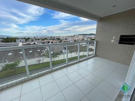 Foto 4 do(a) Apartamento de 3 quartos à venda em Serraria, São José