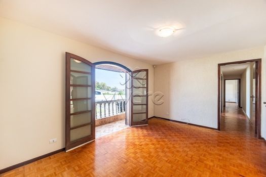 Foto 2 do(a) Casa de 3 quartos para alugar em Uberaba, Curitiba