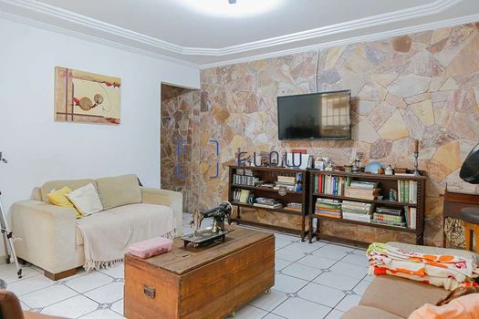 Foto 3 do(a) Casa de 3 quartos à venda em Parque Maria Luiza, São Paulo