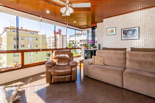 Foto 15 do(a) Apartamento de 4 quartos à venda em Jardim Lindóia, Porto Alegre