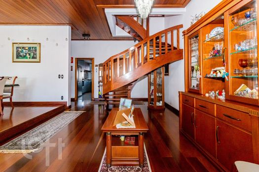 Foto 23 do(a) Apartamento de 4 quartos à venda em Jardim Lindóia, Porto Alegre