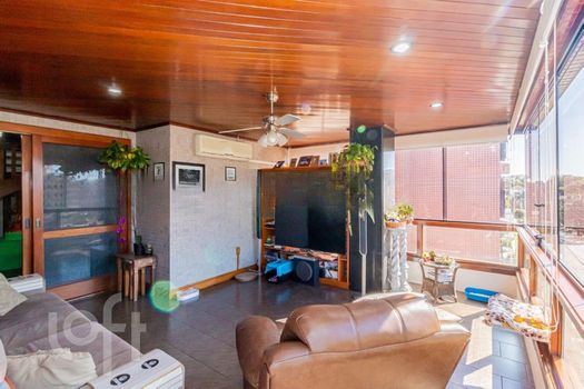 Foto 17 do(a) Apartamento de 4 quartos à venda em Jardim Lindóia, Porto Alegre