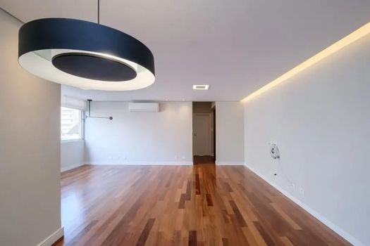 Foto 3 do(a) Apartamento de 3 quartos à venda em Itaim Bibi, São Paulo