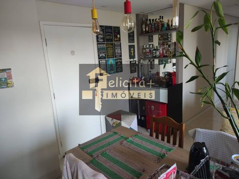 Foto 2 do(a) Apartamento de 2 quartos à venda em Jardim Marilu, Carapicuíba