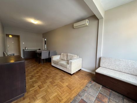 Foto 4 do(a) Flat de 2 quartos à venda em Passo da Areia, Porto Alegre