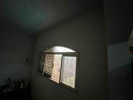Foto 25 do(a) Casa de 3 quartos à venda em San Fernando, Londrina