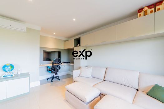 Foto 2 do(a) Apartamento de 4 quartos à venda em Três Figueiras, Porto Alegre