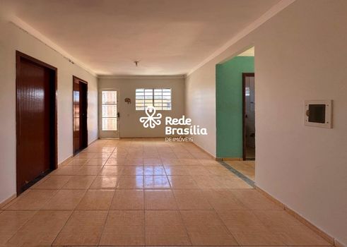Foto 2 do(a) Casa de 3 quartos para alugar em Riacho Fundo II, Brasília