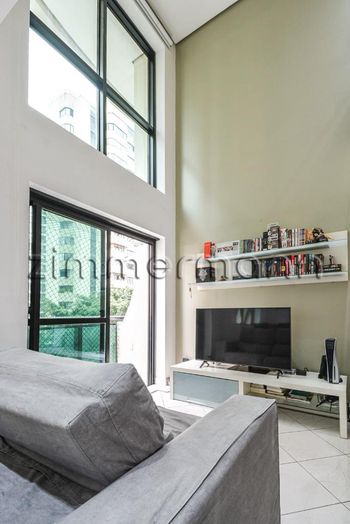 Foto 4 do(a) Flat de 1 quartos à venda em Moema, São Paulo