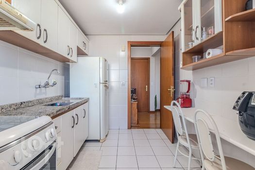 Foto 15 do(a) Apartamento de 2 quartos à venda em Petrópolis, Porto Alegre
