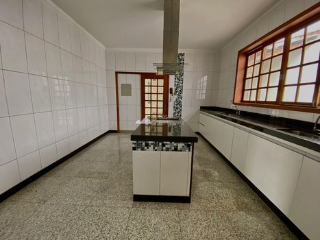 Foto 14 do(a) Casa de 3 quartos à venda em Braúnas, Belo Horizonte