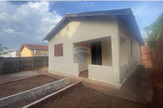 Foto 2 do(a) Casa de 2 quartos à venda em Jardim Aeroporto, Lins