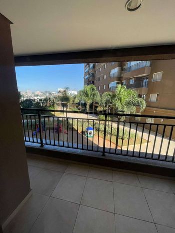 Foto 2 do(a) Apartamento de 3 quartos para alugar em Jardim Tupanci, Barueri