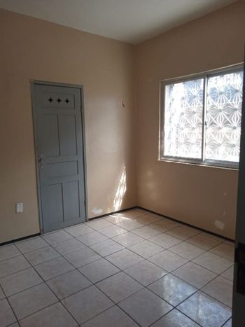 Foto 5 do(a) Casa de 5 quartos à venda em Vila União, Fortaleza