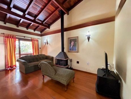 Foto 1 do(a) Casa de 3 quartos à venda em Vila Parque Brasília, Cachoeirinha