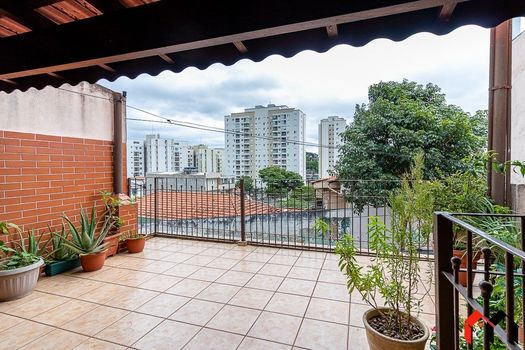 Foto 4 do(a) Casa de 3 quartos à venda em Jardim Casablanca, São Paulo