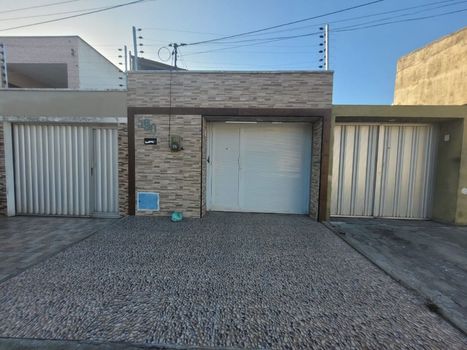 Foto 1 do(a) Casa de 2 quartos à venda em Parque Dois Irmãos, Fortaleza