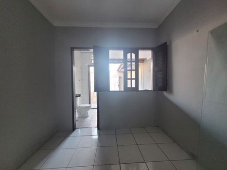 Foto 4 do(a) Casa de 2 quartos à venda em Parque Dois Irmãos, Fortaleza