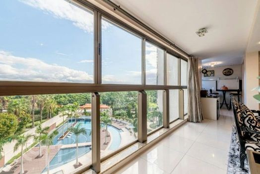 Foto 2 do(a) Apartamento de 3 quartos à venda em Jardim Europa, Porto Alegre