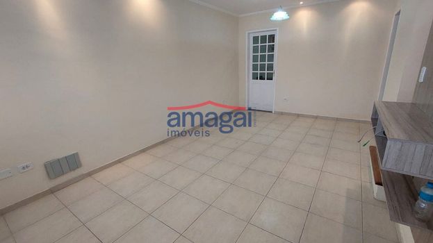 Foto 6 do(a) Casa de 2 quartos à venda em Parque Brasil, Jacareí