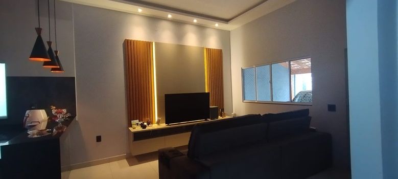 Foto 1 do(a) Casa de 2 quartos à venda em Jardim das Palmeiras, Uberlândia
