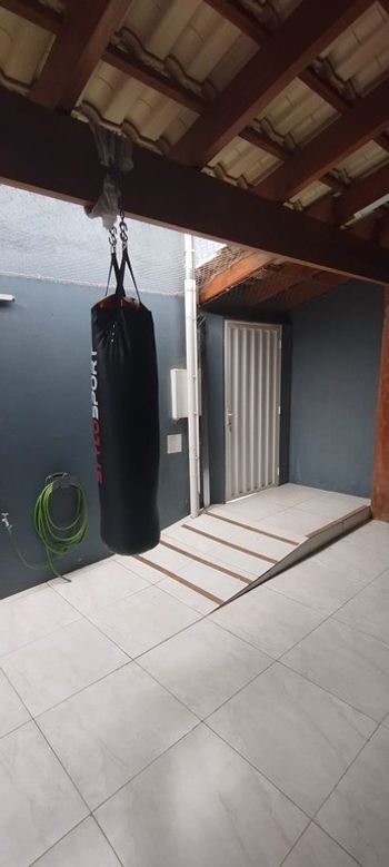 Foto 3 do(a) Casa de 2 quartos à venda em Jardim das Palmeiras, Uberlândia