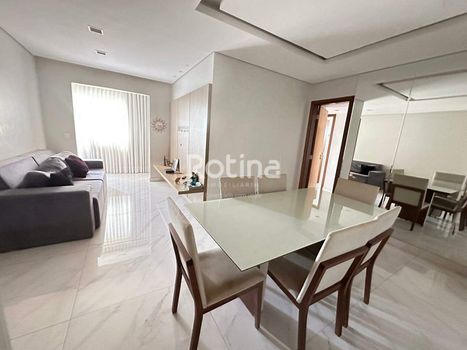 Foto 1 do(a) Apartamento de 3 quartos à venda em Osvaldo Rezende, Uberlândia
