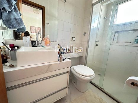 Foto 13 do(a) Apartamento de 3 quartos à venda em Osvaldo Rezende, Uberlândia