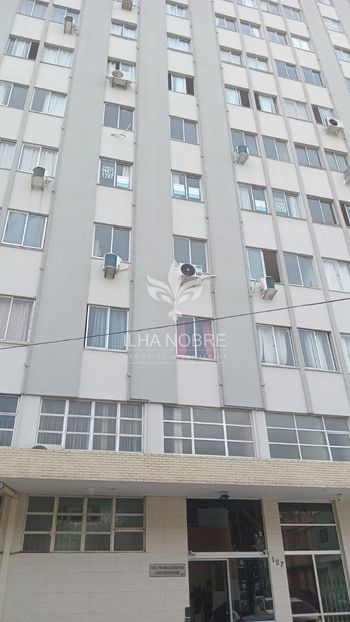 Foto 2 do(a) Apartamento de 2 quartos à venda em Centro, Florianópolis