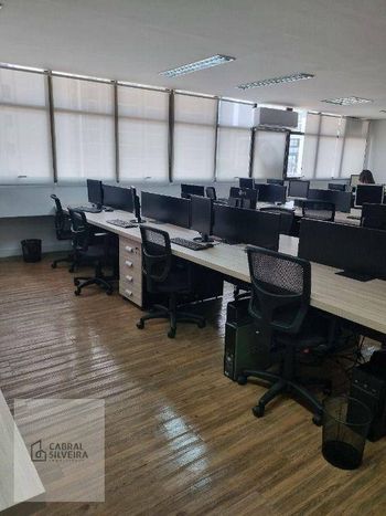 Foto 2 do(a) Loja false para alugar em Vila Olímpia, São Paulo