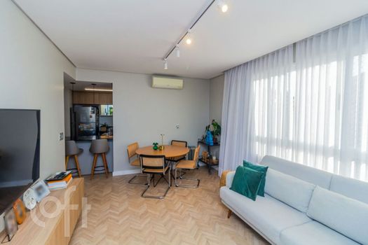 Foto 4 do(a) Apartamento de 2 quartos à venda em Vila Ipiranga, Porto Alegre