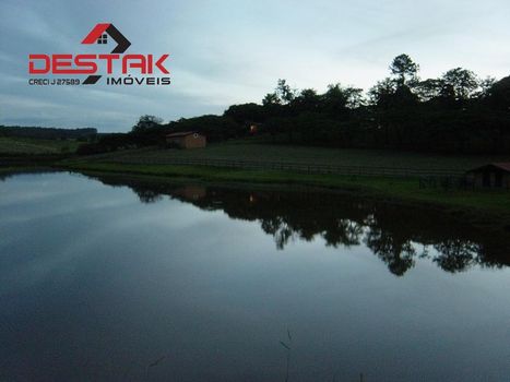 Foto 4 do(a) Fazenda / Sítio / Chácara de 8 quartos à venda em Área Rural de Santo Antônio de Posse, Santo Antônio de Posse
