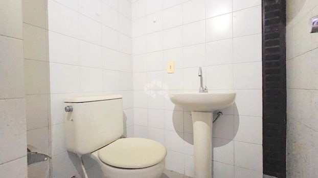 Foto 13 do(a) Sala / Conjunto Comercial false à venda em São João, Porto Alegre