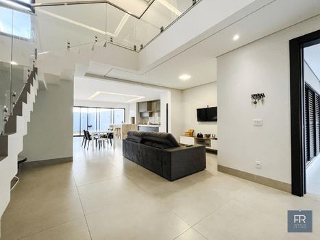 Foto 1 do(a) Casa em Condomínio de 3 quartos à venda em Grand Ville, Uberlândia