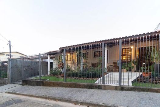 Foto 2 do(a) Casa de 3 quartos à venda em Parque Continental, São Paulo