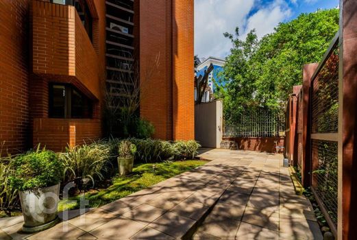 Foto 37 do(a) Apartamento de 2 quartos à venda em Três Figueiras, Porto Alegre
