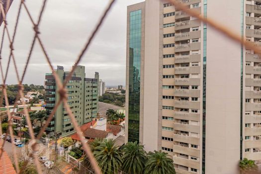 Foto 7 do(a) Apartamento de 2 quartos à venda em Três Figueiras, Porto Alegre