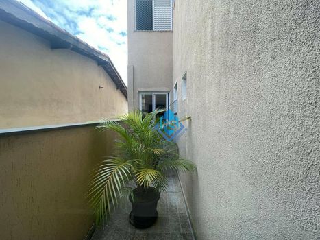 Foto 3 do(a) Casa de 3 quartos à venda em Jardim Las Vegas, Santo André