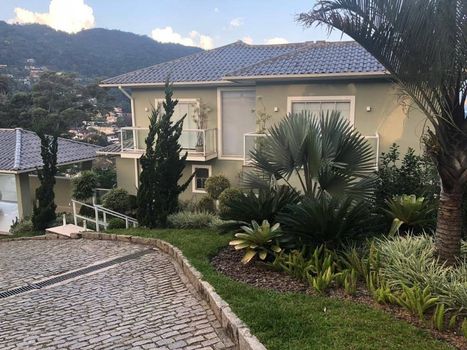 Foto 2 do(a) Casa em Condomínio de 5 quartos à venda em Mosela, Petrópolis