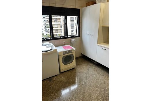 Foto 43 do(a) Apartamento de 4 quartos à venda em Moema, São Paulo