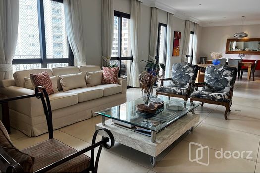 Foto 4 do(a) Apartamento de 4 quartos à venda em Moema, São Paulo