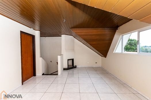 Foto 3 do(a) Casa de 4 quartos à venda em Uberaba, Curitiba