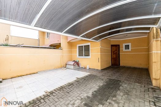 Foto 1 do(a) Casa de 4 quartos à venda em Uberaba, Curitiba