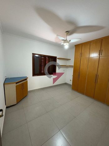 Foto 9 do(a) Casa de 4 quartos à venda em Parque São Luís, Taubaté